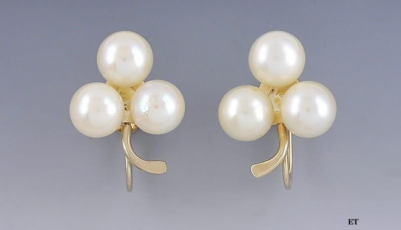 Retro 14k Yellow Gold & Triple Pearl Clover Stud Earrings Screw Back