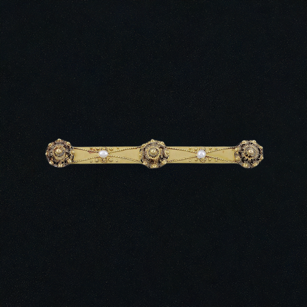 Pretty Victorian Etruscan Revival 18k Gold Pearl Bar Pin