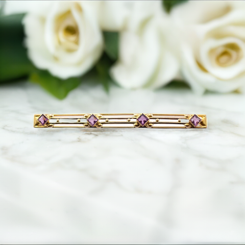 Beautiful 1900 Bar Pin with 10k Yellow Gold and 4 Diamond-shape Purple Amethysts