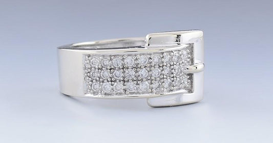 Fabulous 14k White Gold & Diamond Buckle Ring Band Size 7.25