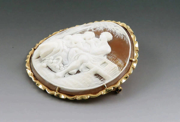 Exquisite 14k Gold Giovanni APA Pastorale Courting Scene Cameo Brooch Pendant