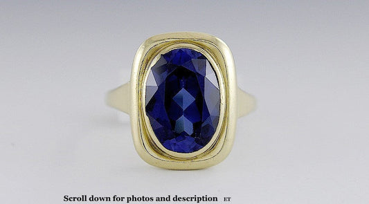 Fabulous Quality 18K Gold Lab Created Sapphire Ring over 6 Carat Weight