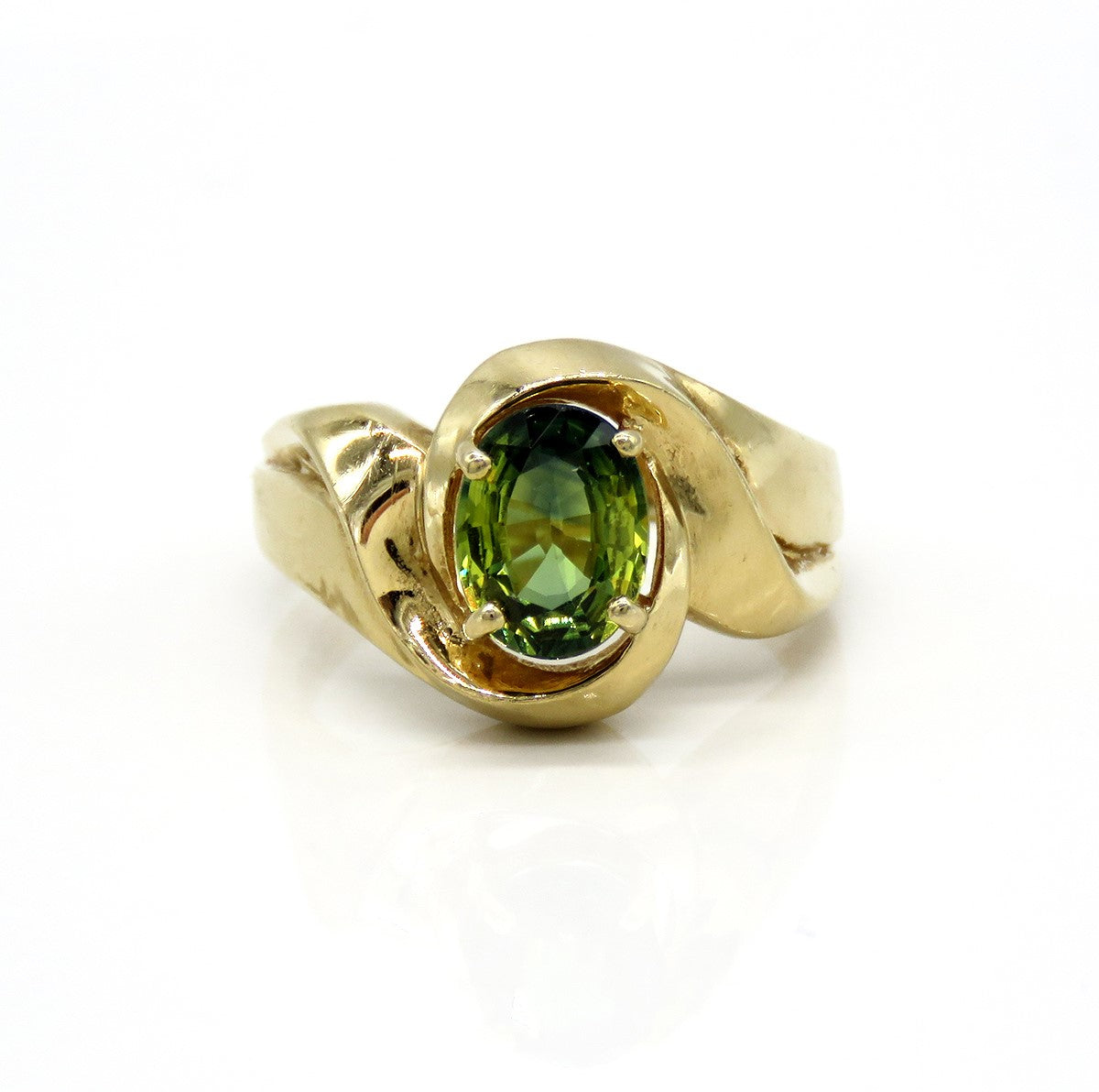 Elegant 14k Yellow Gold 1ct Green Peridot Ring Swirl Design Setting