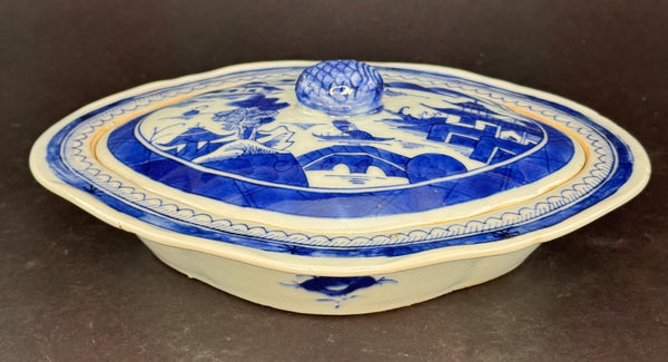 c1850-1890 Chinese Export Blue White Canton Blue Willow Covered Serving Dish