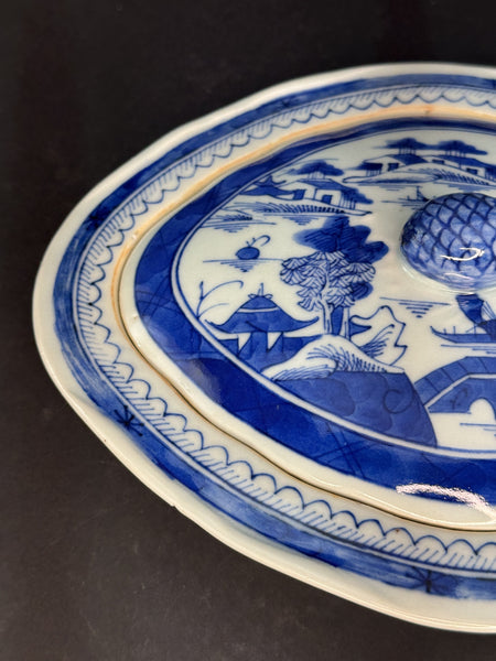 c1850-1890 Chinese Export Blue White Canton Blue Willow Covered Serving Dish