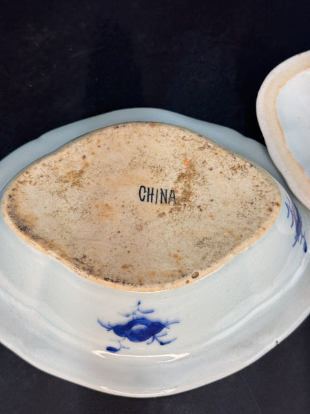 c1850-1890 Chinese Export Blue White Canton Blue Willow Covered Serving Dish