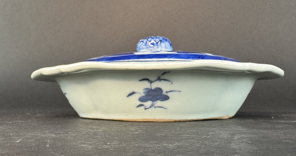 c1850-1880s Chinese Export Blue White Canton Blue Willow Covered Serving Dish