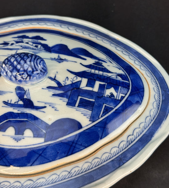 c1850-1880s Chinese Export Blue White Canton Blue Willow Covered Serving Dish