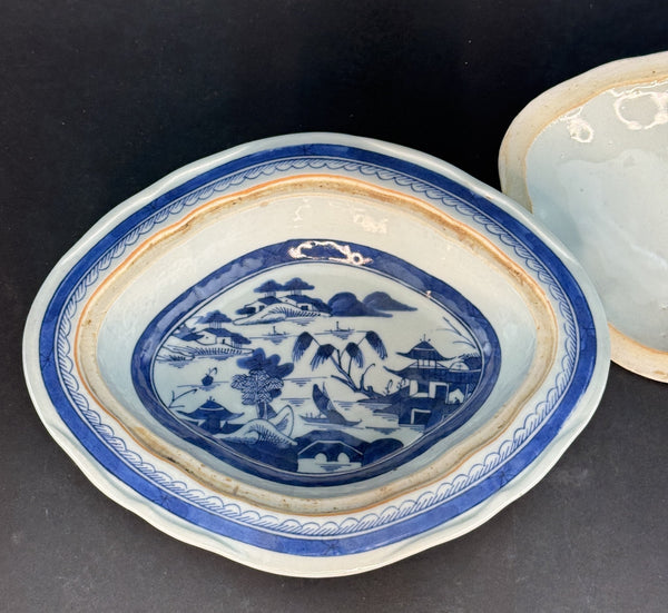 c1850-1880s Chinese Export Blue White Canton Blue Willow Covered Serving Dish