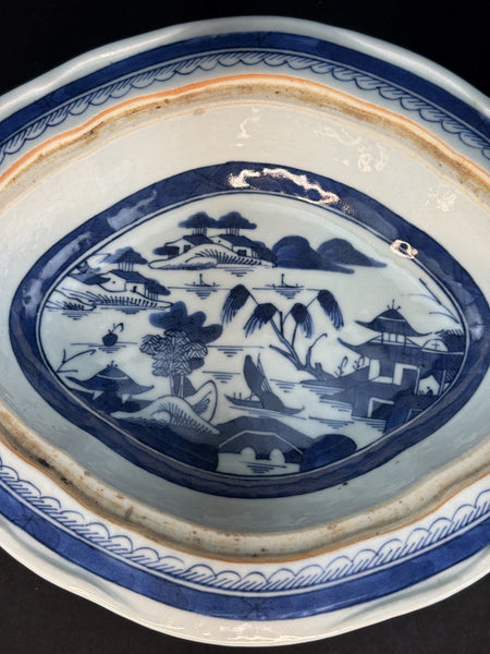 c1850-1880s Chinese Export Blue White Canton Blue Willow Covered Serving Dish
