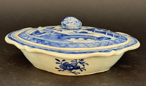 Mid/Late 1800s Chinese Export Blue White Canton Blue Willow Covered Serving Dish