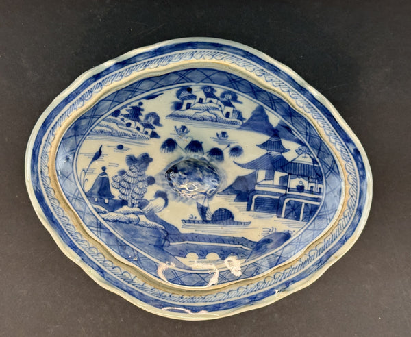 Mid/Late 1800s Chinese Export Blue White Canton Blue Willow Covered Serving Dish