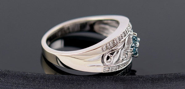 Delightful Modern 14k White Gold, Diamond and Blue Diamond Ring Size 7