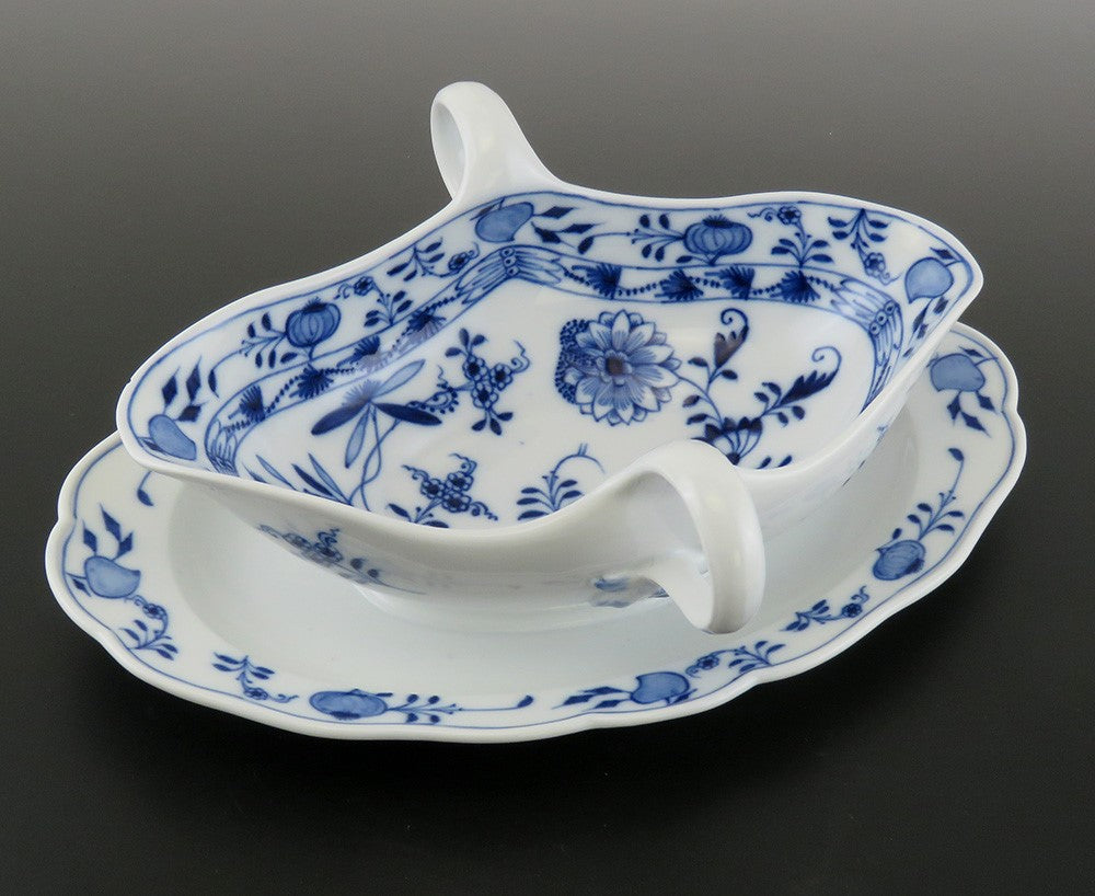 Meissen Crossed Swords Blue Onion Double Spout Gravy Sauce Boat Tureen w/ Plate