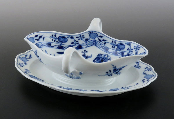 Meissen Crossed Swords Blue Onion Double Spout Gravy Sauce Boat Tureen w/ Plate