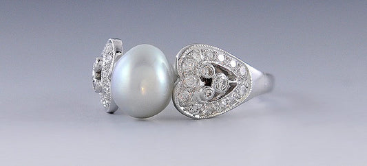 Stunning 14K White Gold Baroque Pearl & Diamond Ring Size 6