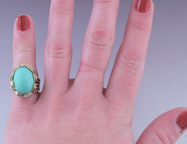 Stunning 14k Yellow Gold Turquoise Cabochon & Diamond Ring