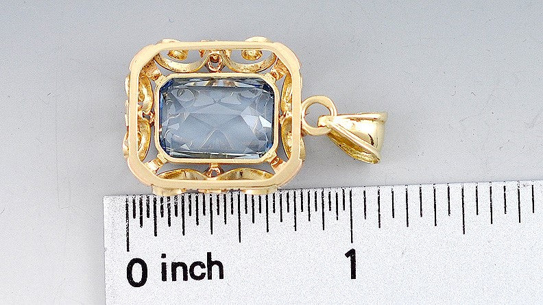 Stunning 14k Yellow Gold Blue Topaz Openwork Pendant