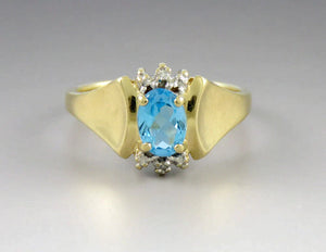 Wonderful Quality 10K Yellow Gold Blue Topaz Diamond Gemstone Ring