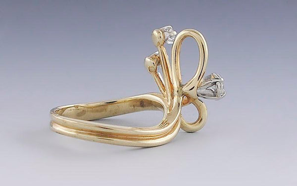 Elegant 14K Gold & Diamond Bow/Ribbon Design Ring Size 6.25