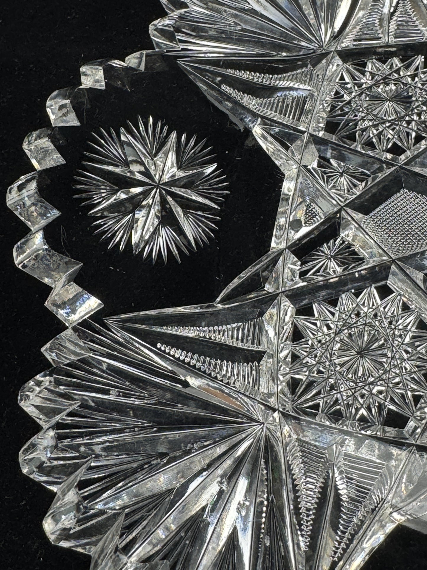 Brilliant Cut Glass Dish circa 1890 10-inch Diameter