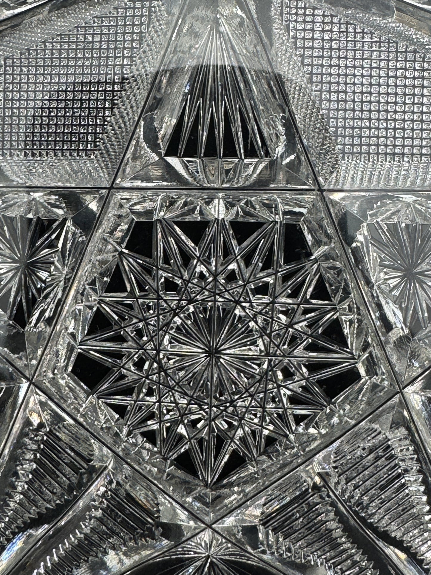 Brilliant Cut Glass Dish circa 1890 10-inch Diameter