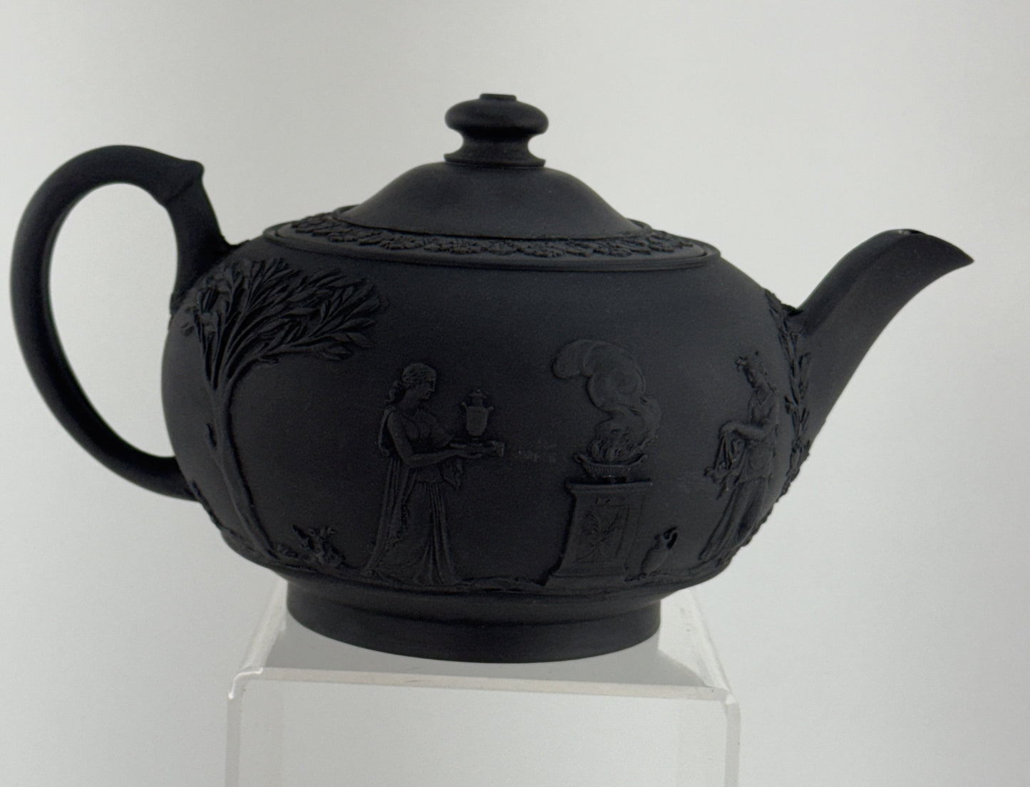 1920s Wedgwood Black Basalt Porcelain Teapot Classical Decoration