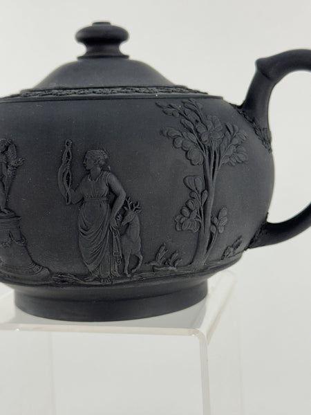 1920s Wedgwood Black Basalt Porcelain Teapot Classical Decoration