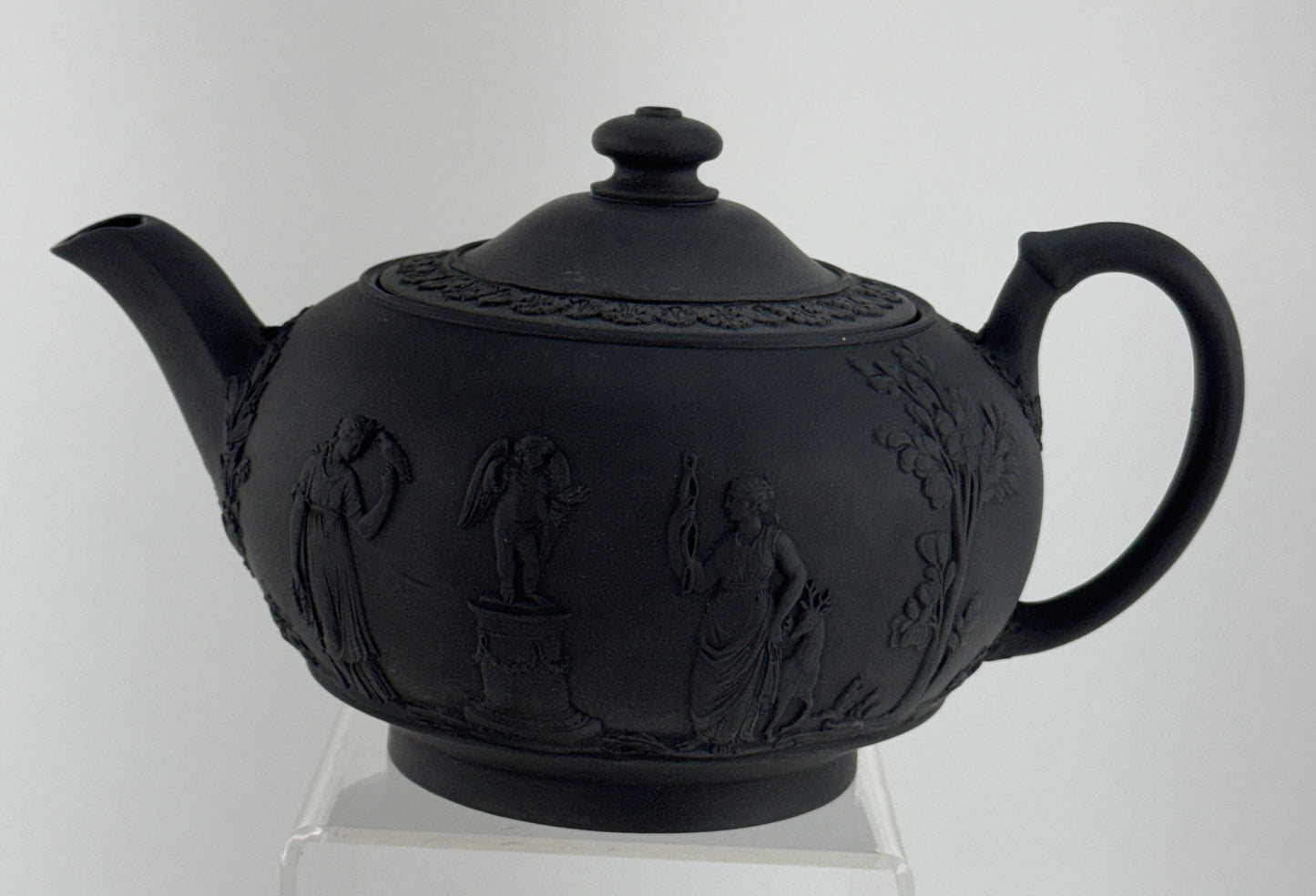 1920s Wedgwood Black Basalt Porcelain Teapot Classical Decoration