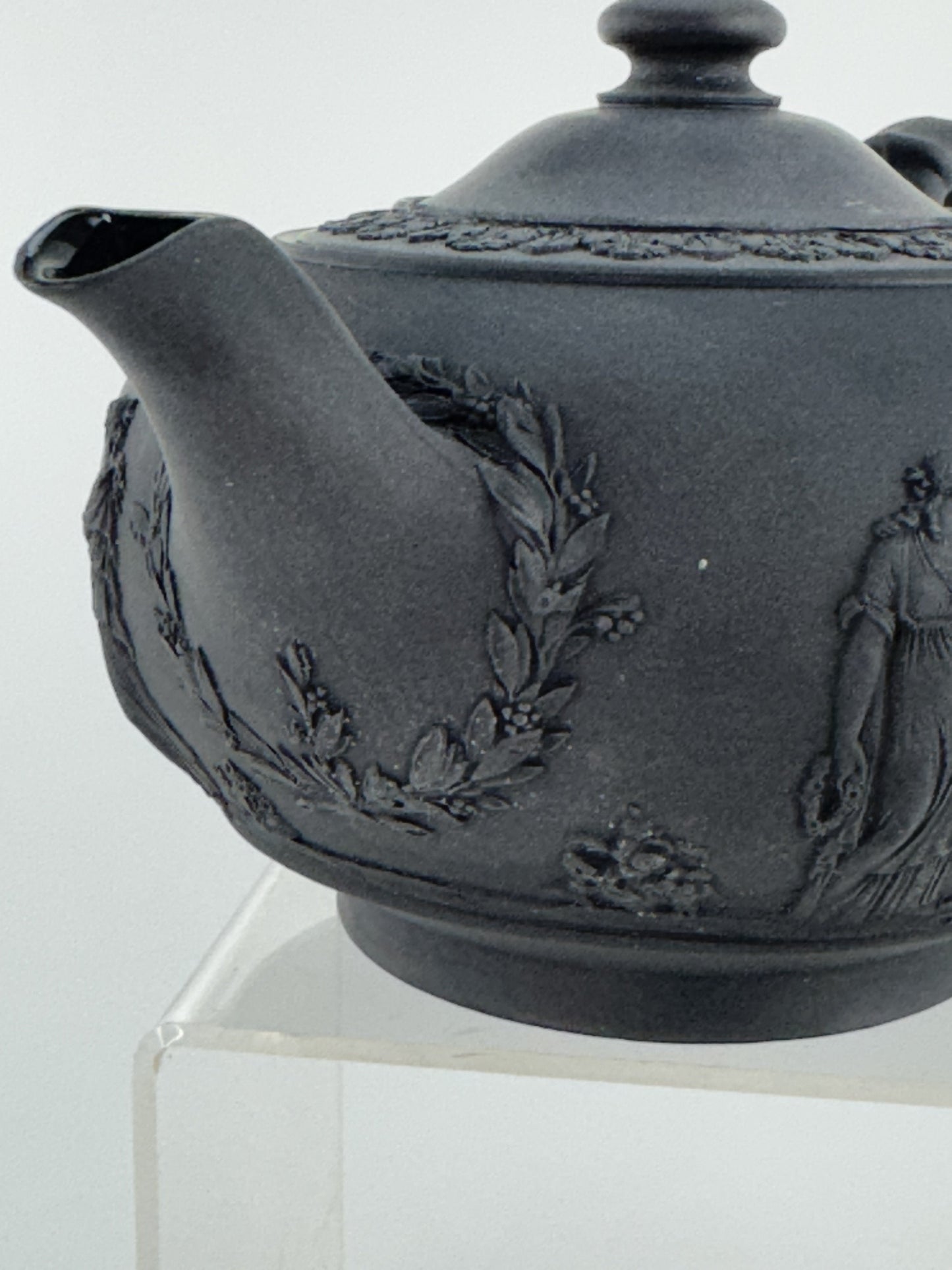 1920s Wedgwood Black Basalt Porcelain Teapot Classical Decoration