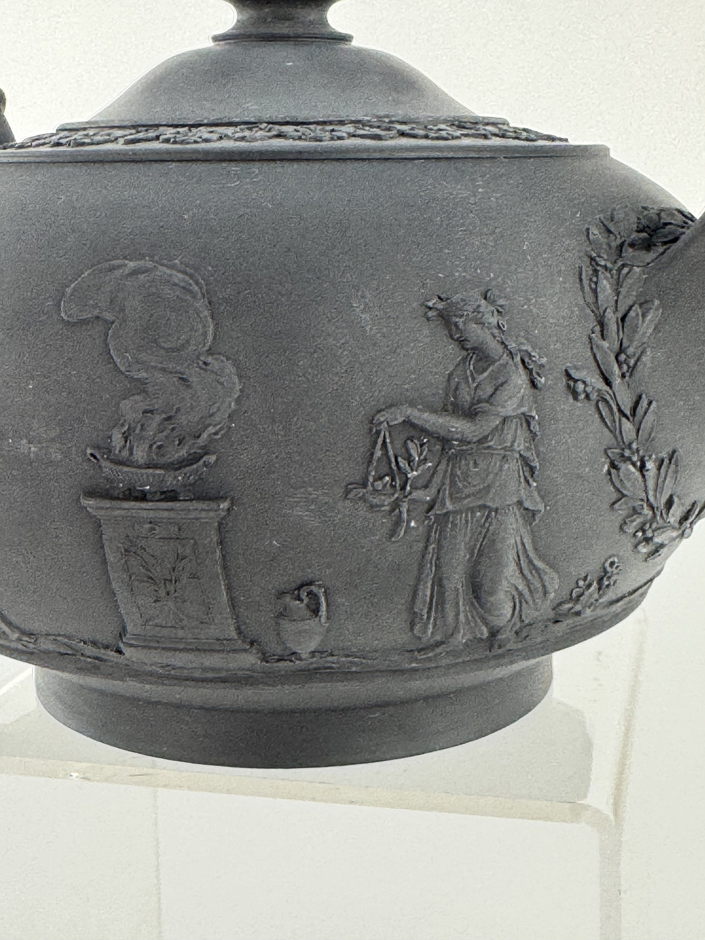 1920s Wedgwood Black Basalt Porcelain Teapot Classical Decoration