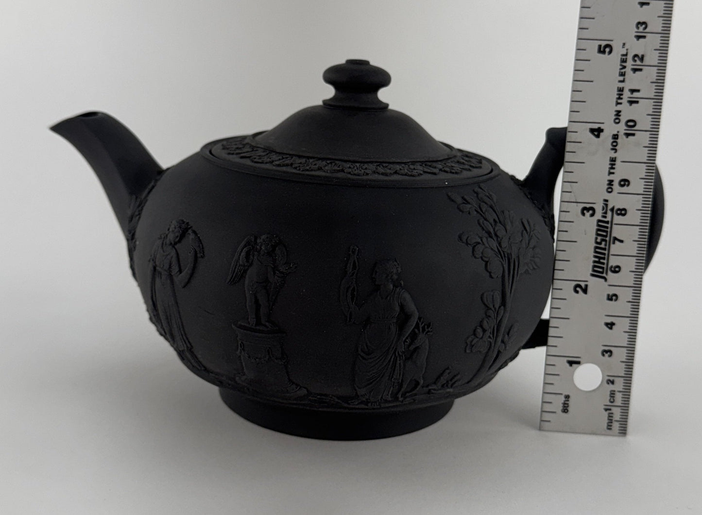 1920s Wedgwood Black Basalt Porcelain Teapot Classical Decoration