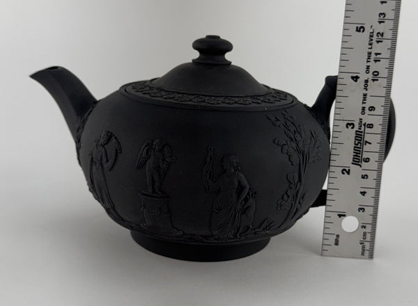 1920s Wedgwood Black Basalt Porcelain Teapot Classical Decoration
