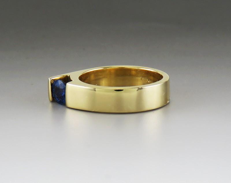 Beautiful 14k Yellow Gold .50ct Blue Sapphire Ring Size 5.5