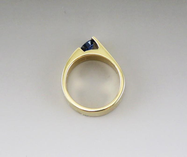 Beautiful 14k Yellow Gold .50ct Blue Sapphire Ring Size 5.5