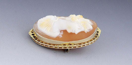 Antique Vintage c1910-1930 10k Yellow Gold Hand Carved Cameo Openwork Brooch Pin
