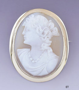 c1910s-1920s Beautiful 14k Gold Carved Cameo of a Pretty Woman Pin / Brooch