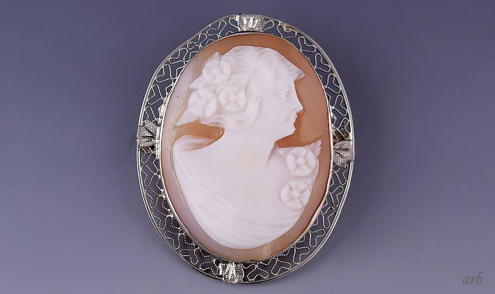 Sparkling Edwardian 10k White Gold Filigree Cameo Pin w/ Carved Woman Flowers