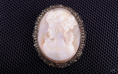 Nice Vintage 1930s-50s 800 Purity Silver Carved Shell Cameo Pin/Pendant of Woman