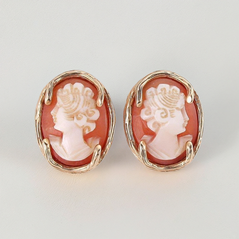 Pretty 14K Gold & Carved Shell Classical Cameo Earrings