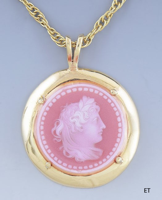 Elegant 14k Yellow Gold Carved Hardstone Cameo Pendant Necklace