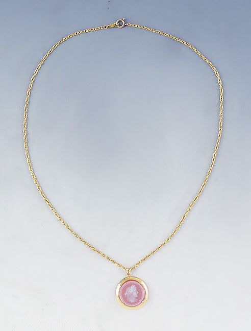 Elegant 14k Yellow Gold Carved Hardstone Cameo Pendant Necklace