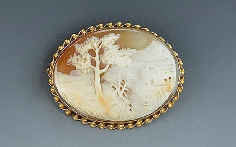 Beautiful Antique 14K Gold Cameo Country Landscape Scene