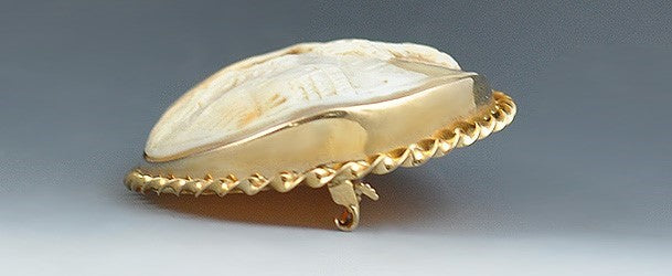 Beautiful Antique 14K Gold Cameo Country Landscape Scene