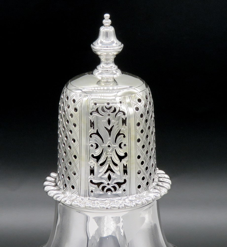 Anituqe 1899 English Georgian Style Mappin Bros Castor Muffineer Sugar Shaker