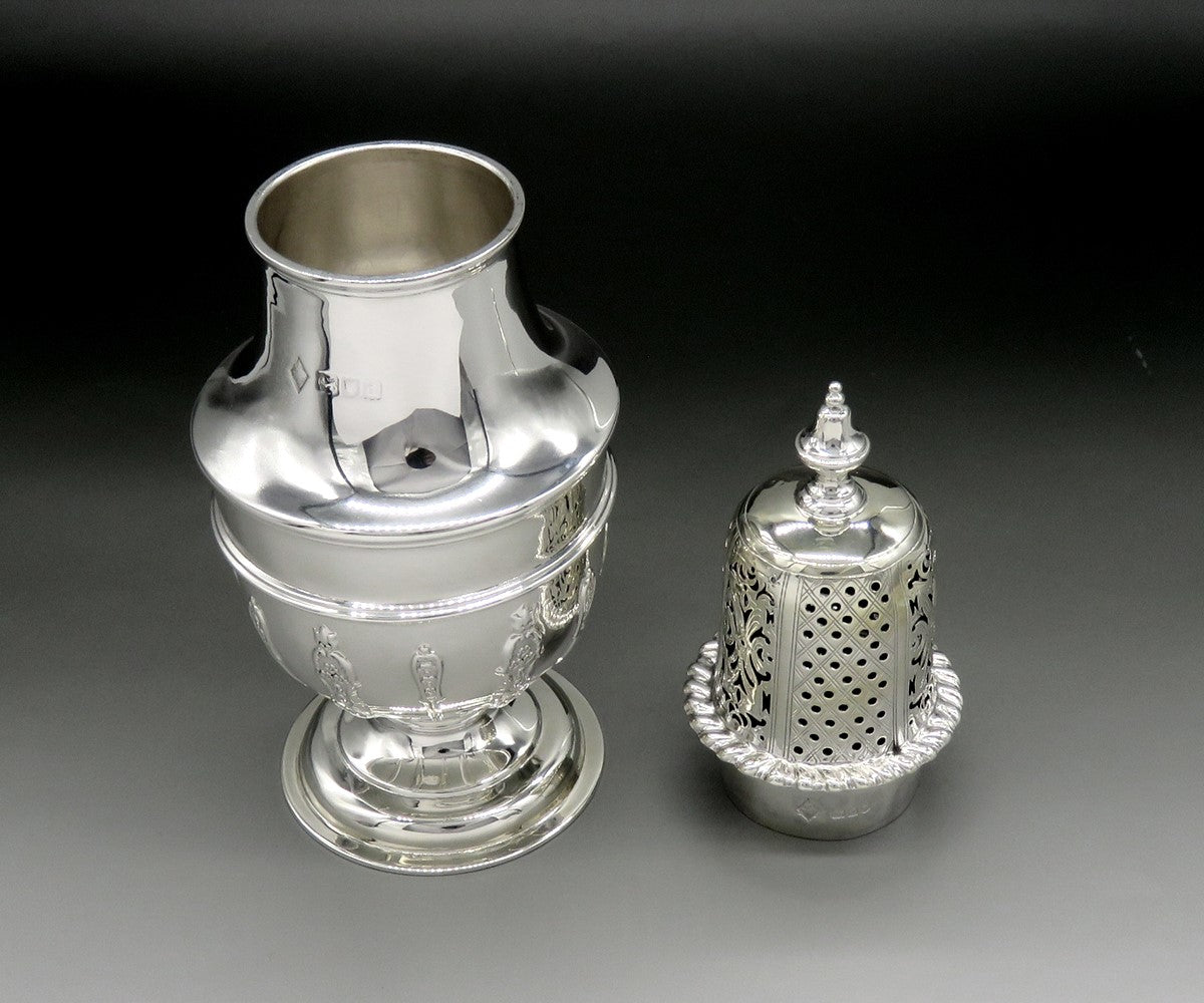 Anituqe 1899 English Georgian Style Mappin Bros Castor Muffineer Sugar Shaker