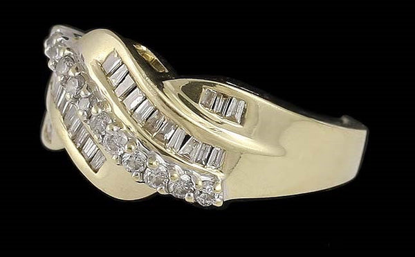 Fine Modern 14k Gold Baguette & Round Diamond Ring Size 7