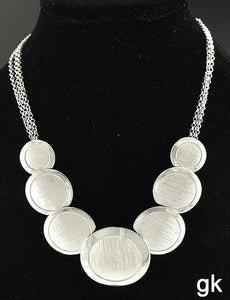Beautiful Sterling Silver Italian Necklace w/Round Discs