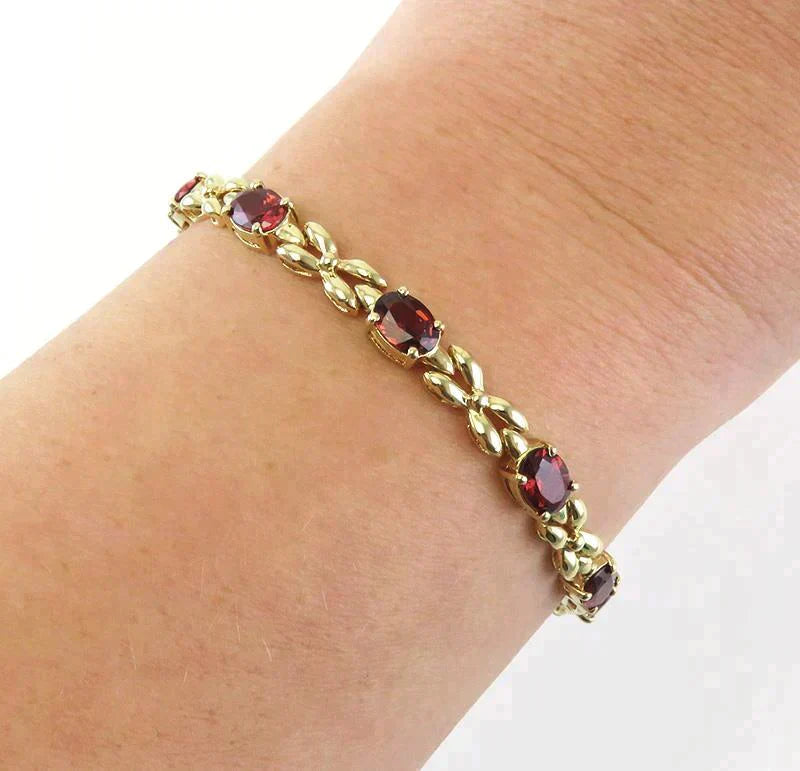 Fine Quality 14K Yellow Gold & Natural 6 CT Garnet Gemstone Bracelet