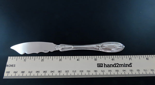 Lovely Coin Silver Master Butter Knife Great Engraved Blade 6 3/4 Inches